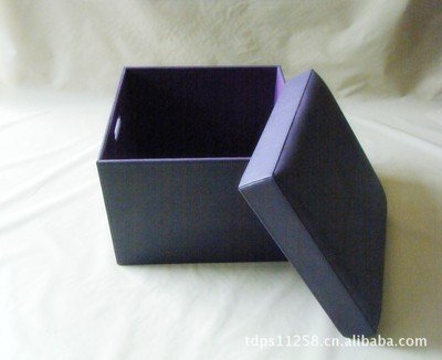 美觀方形皮革儲(chǔ)物凳 實(shí)用與藝術(shù)的完美結(jié)合